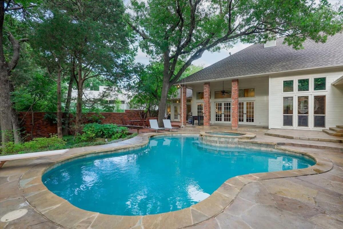 Dallas Gem 5 Bedrooms Home With Pool Game Room Exterior photo