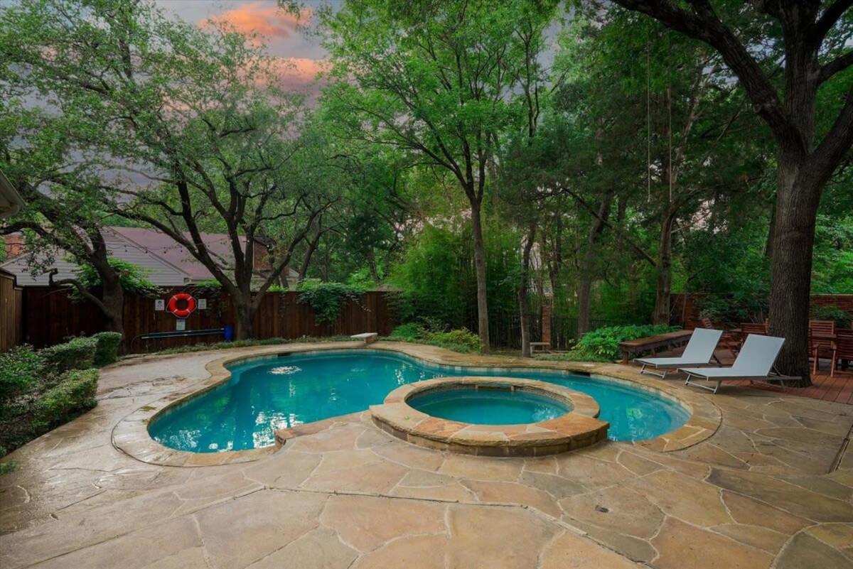 Dallas Gem 5 Bedrooms Home With Pool Game Room Exterior photo